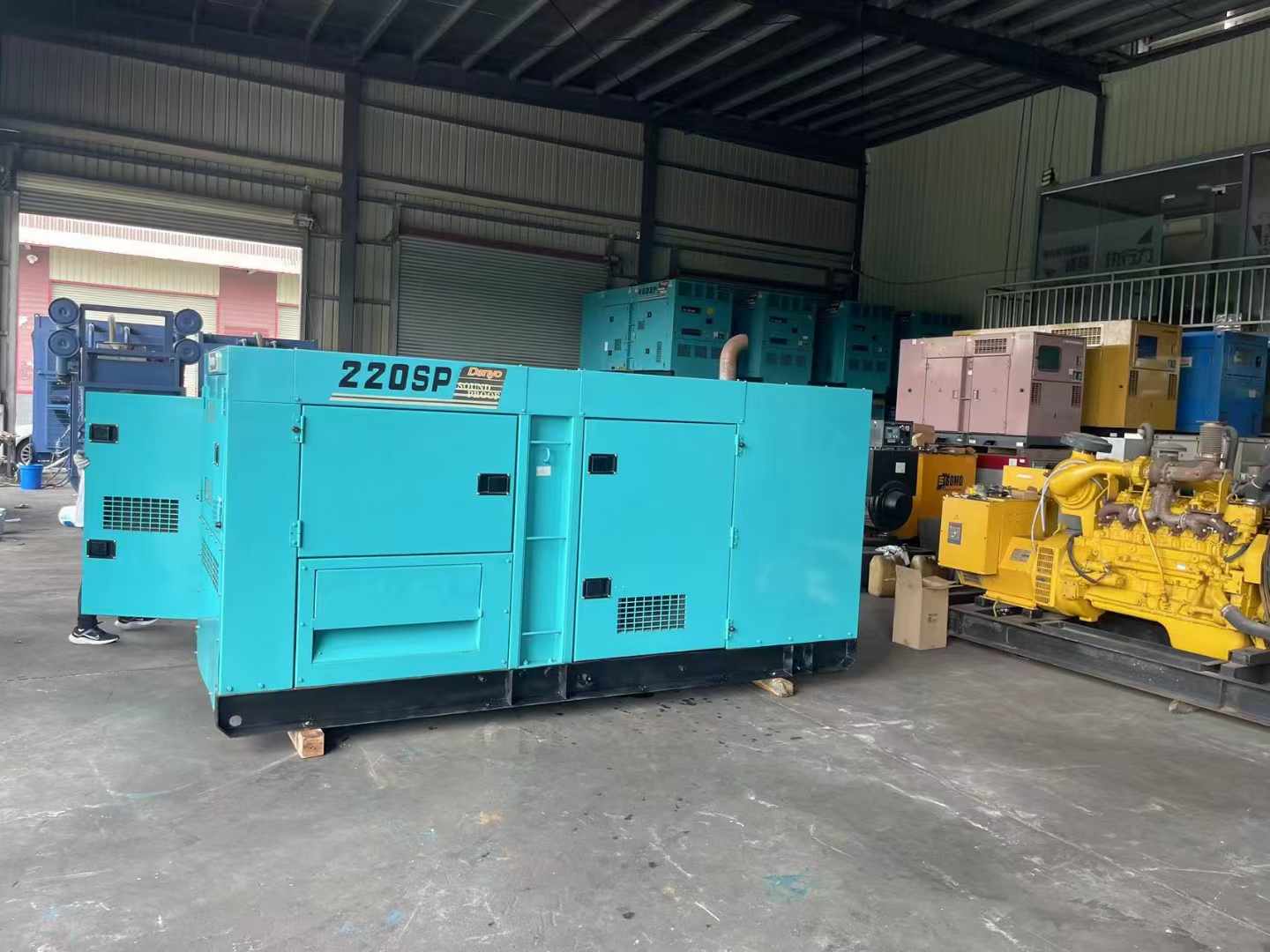 万柏林800kW 柴油发电机的输出电流波动范围是多少?