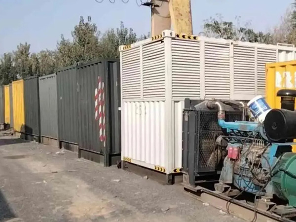 万柏林200KW柴油发电机机组每小时油耗是多少?